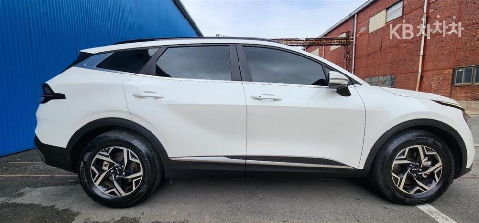 2022 - kia sportage