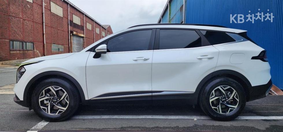 2022 - kia sportage