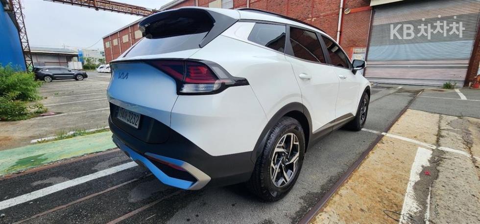 2022 - kia sportage