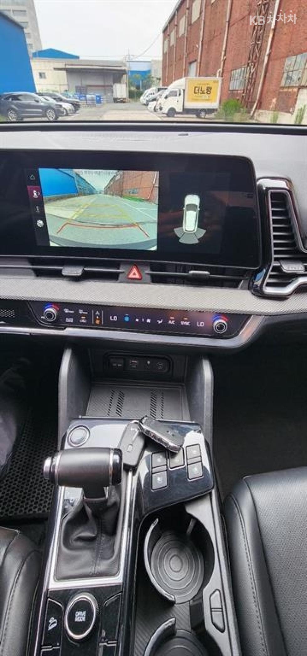 2022 - kia sportage