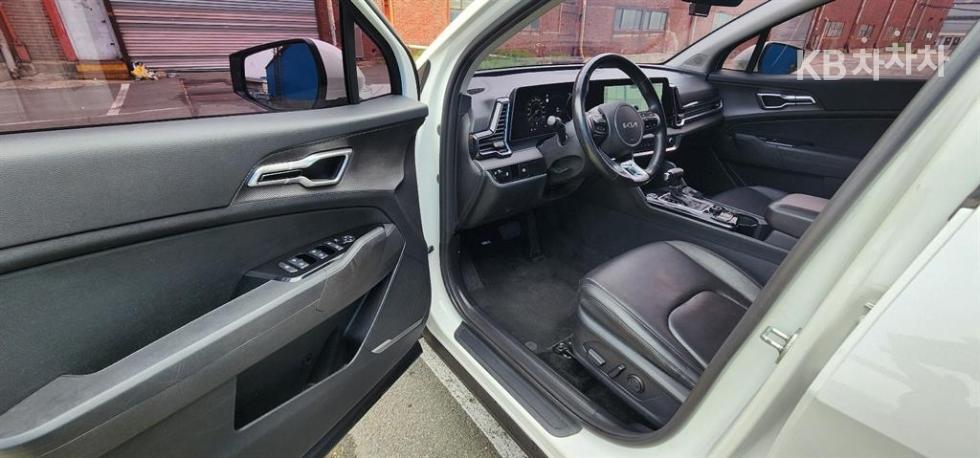 2022 - kia sportage