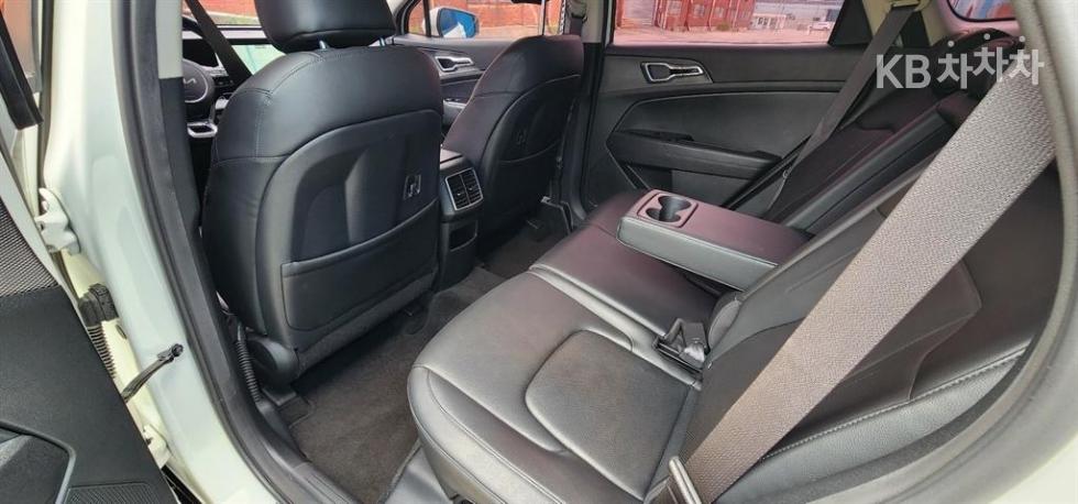 2022 - kia sportage