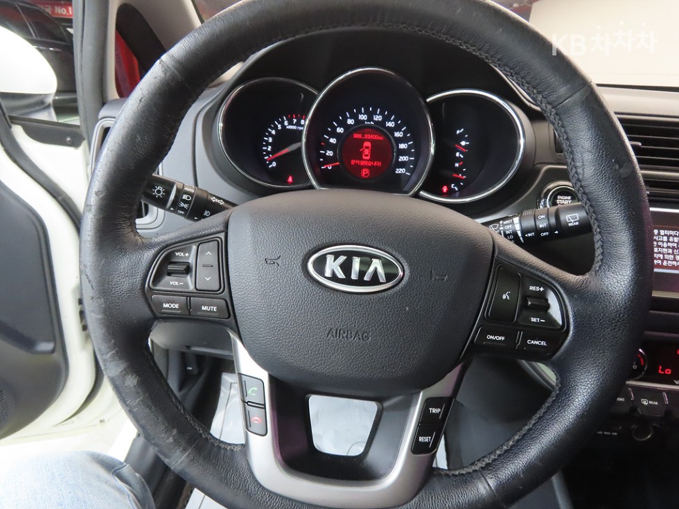 2012 - kia pride