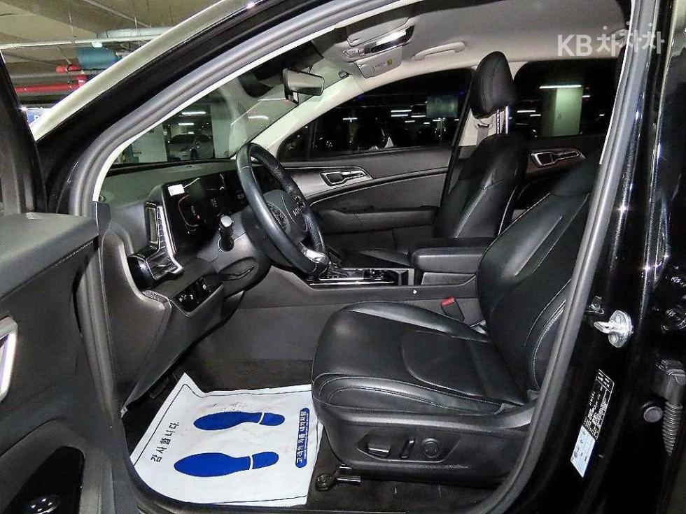 2022 - kia sportage