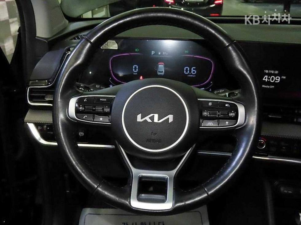 2022 - kia sportage