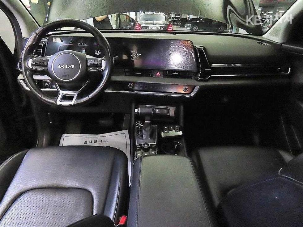 2022 - kia sportage