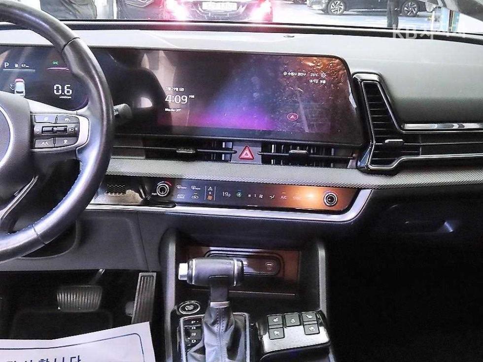 2022 - kia sportage