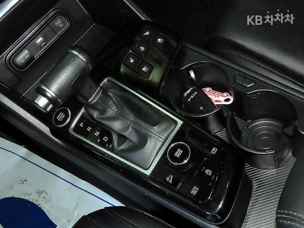 2022 - kia sportage