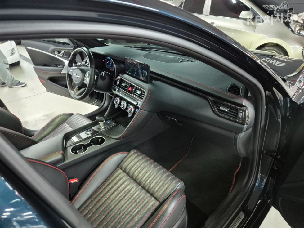 2021 Genesis G70 SPORT photo