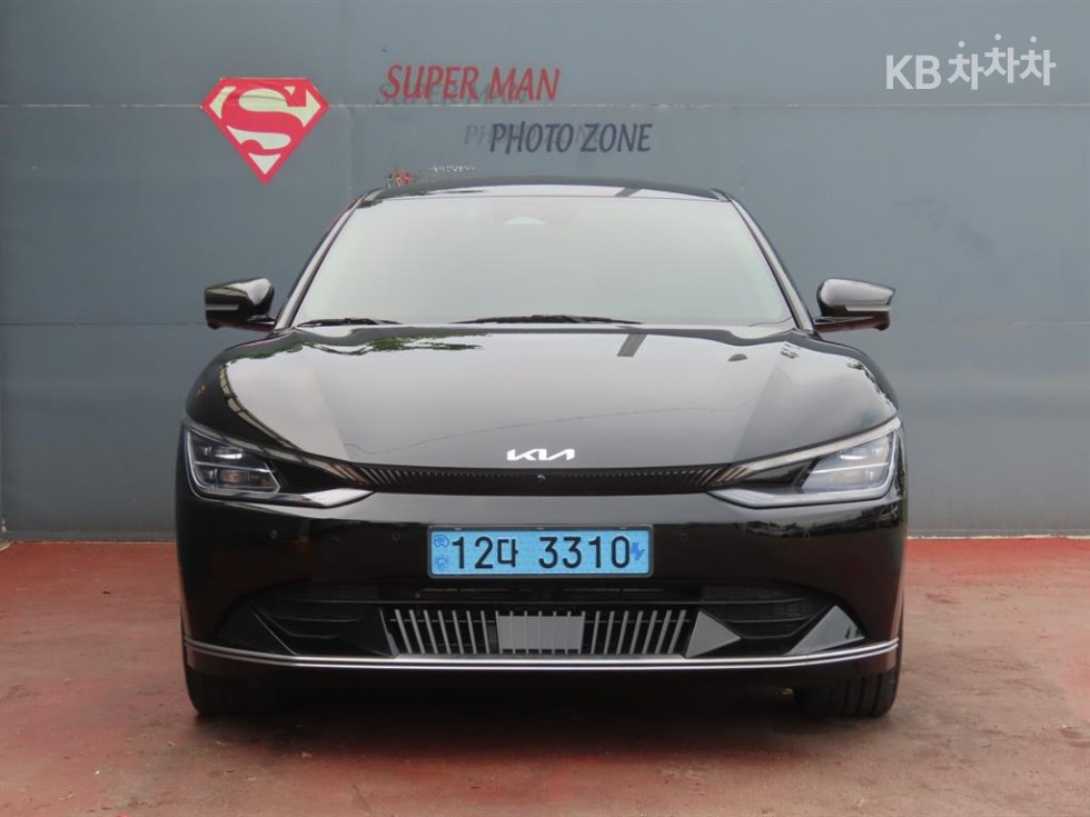 기아 EV6 2022년식 기아 EV6 롱 레인지 2WD 어스