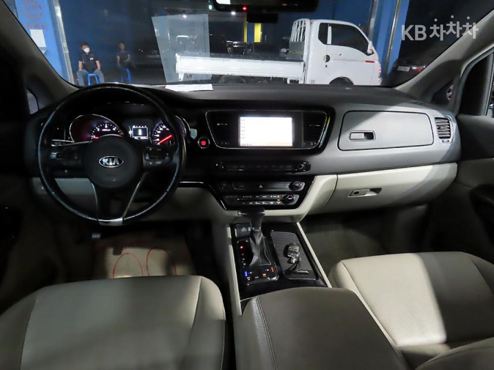 2018 - kia carnival