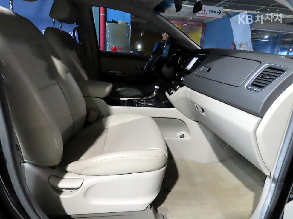 2018 - kia carnival