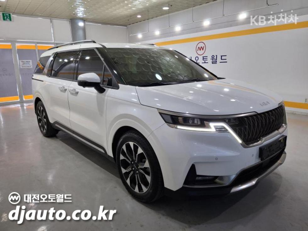 2023 - kia carnival