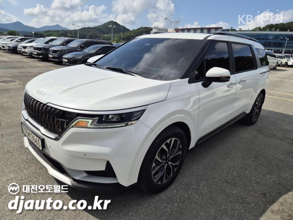 2023 - kia carnival