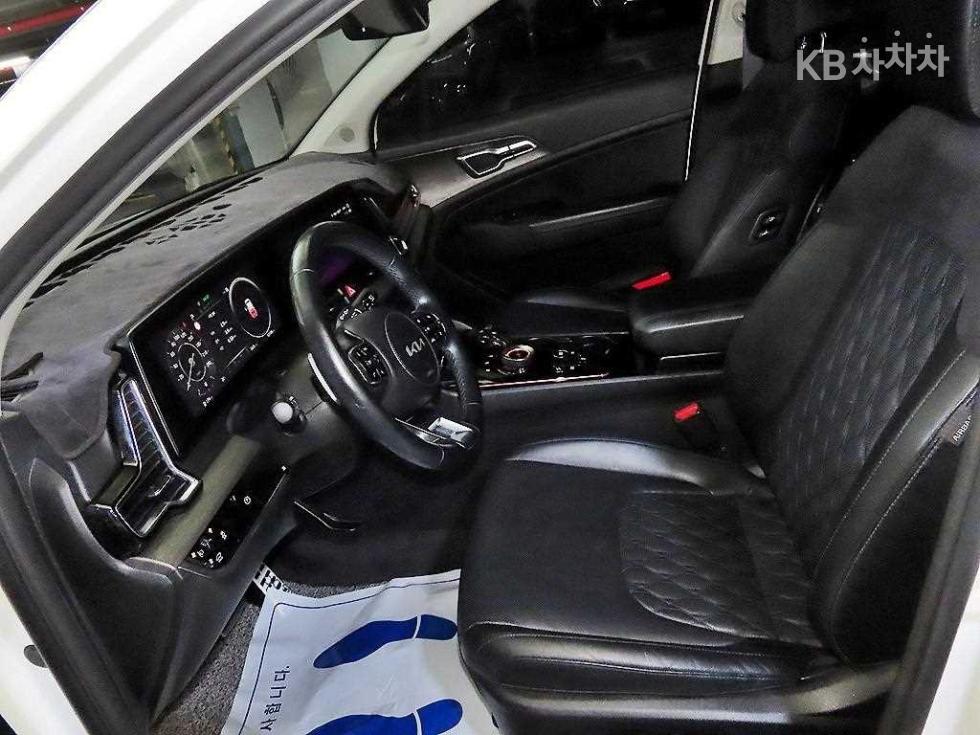 2022 - kia sportage