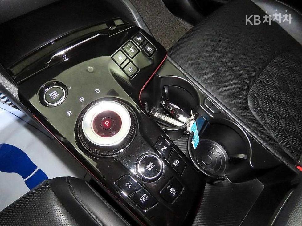 2022 - kia sportage