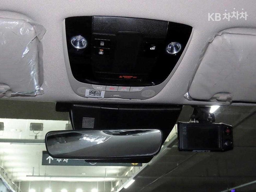 2022 - kia sportage