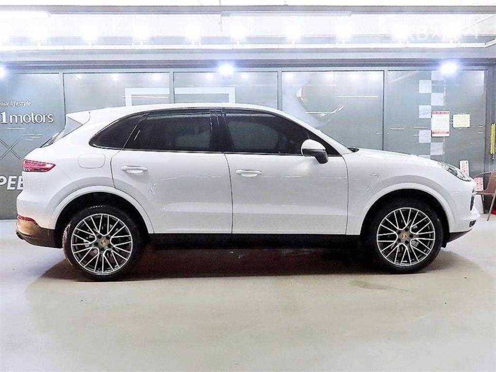 2022 Porsche (9Y0) photo