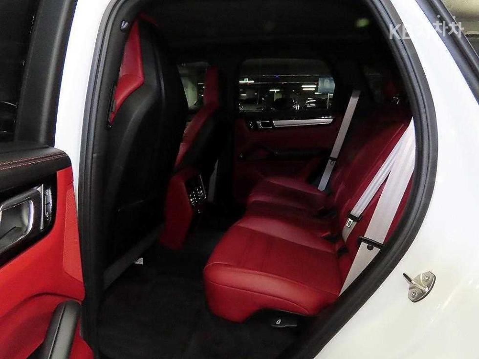 2022 Porsche (9Y0) photo