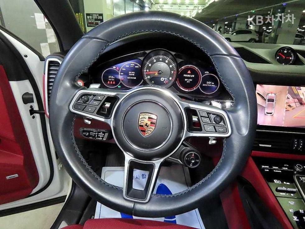 2022 Porsche (9Y0) photo
