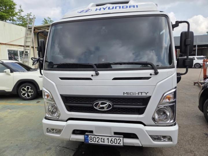 Hyundai Mighty 2024 photo 3