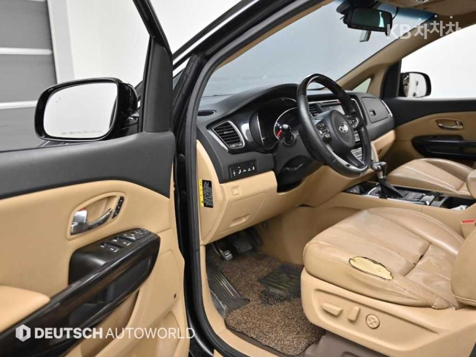 2017 - kia carnival
