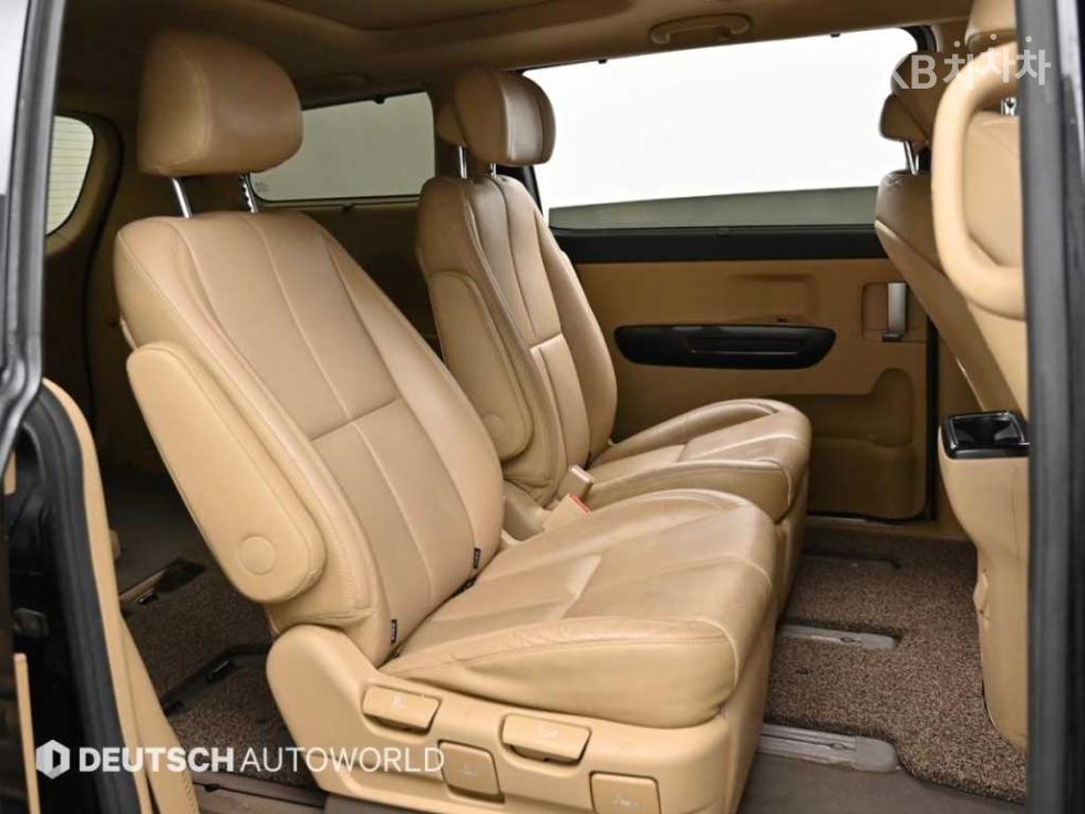 2017 - kia carnival