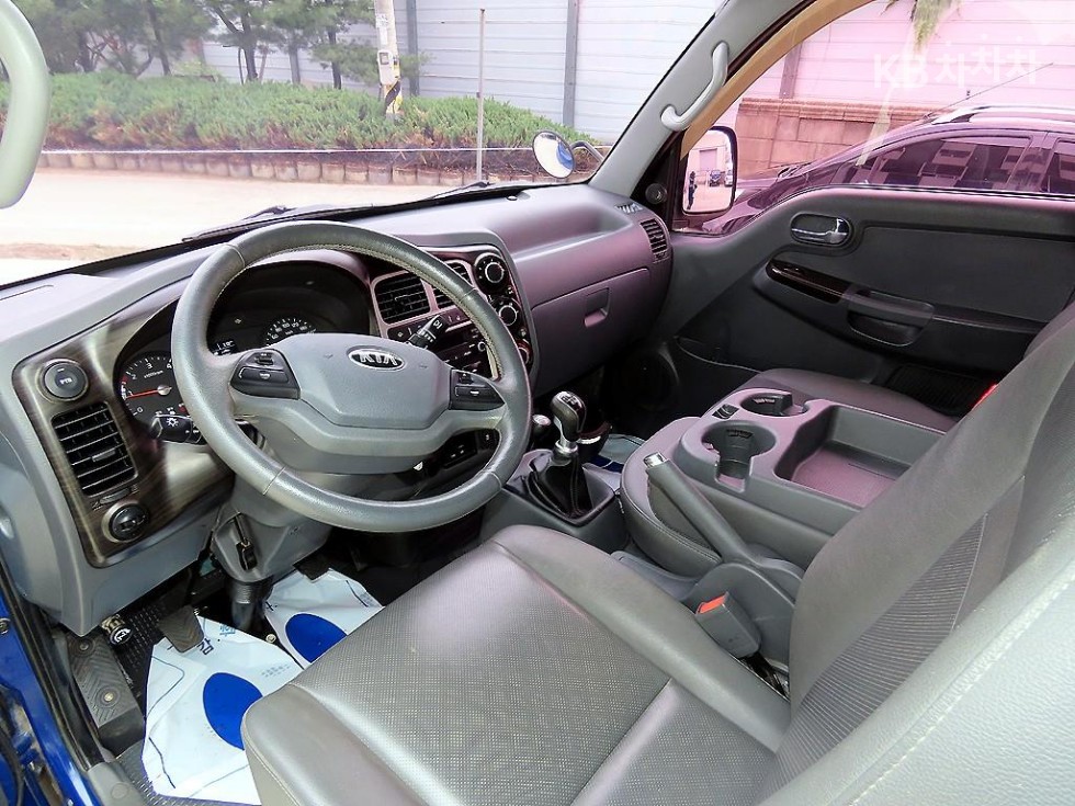 2018 - kia bongo iii