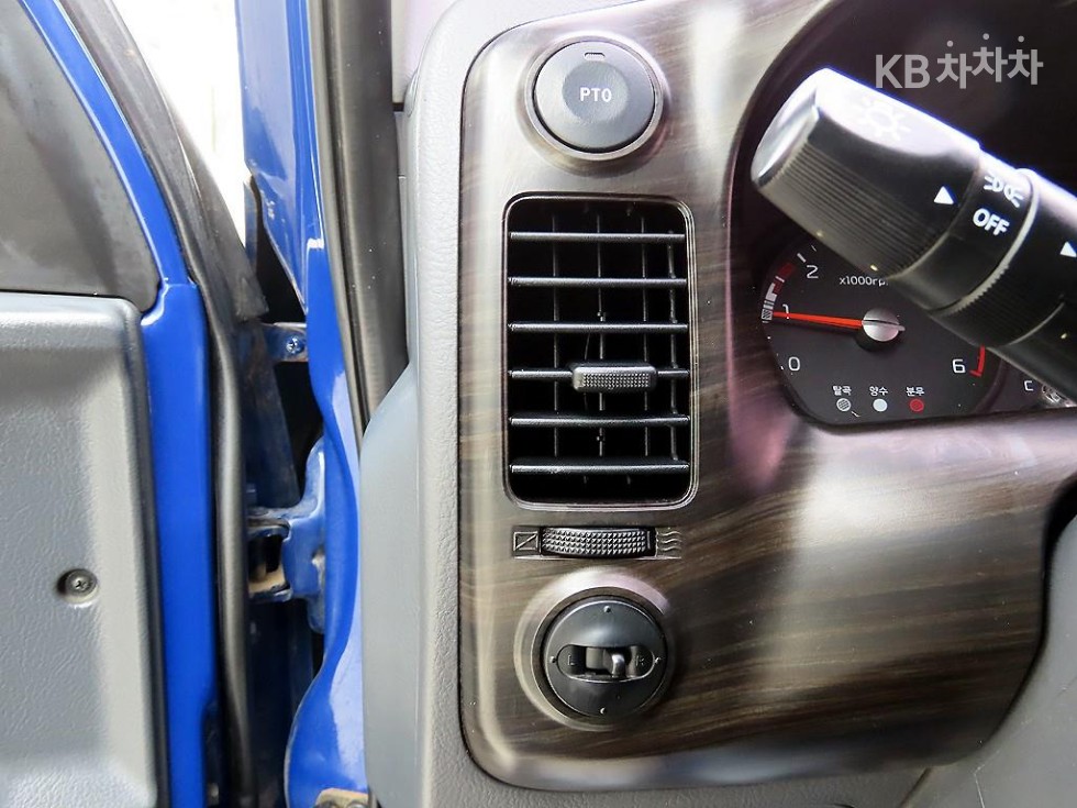 2018 - kia bongo iii
