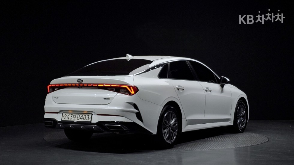 2021 - kia k5