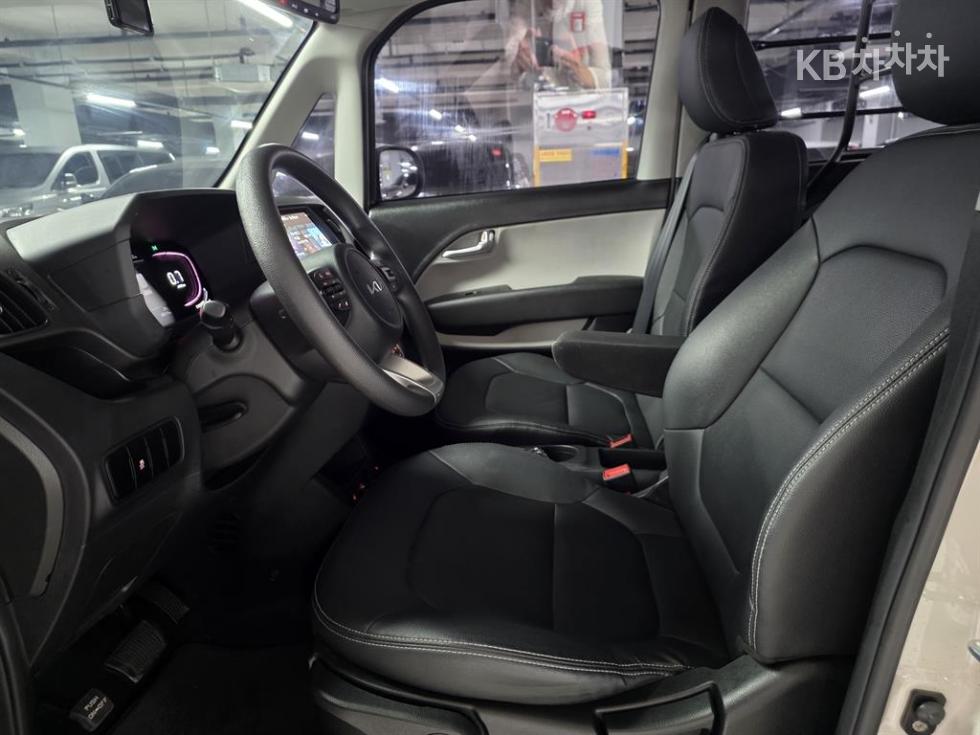 2023 - kia kia