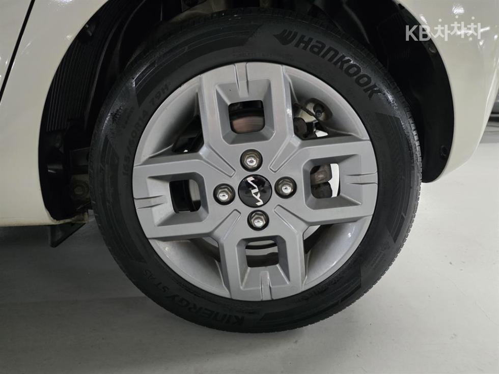 2023 - kia kia
