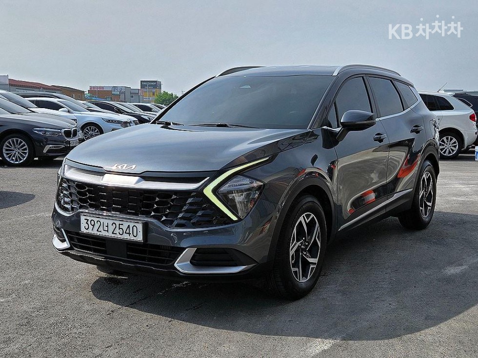 2022 - kia sportage