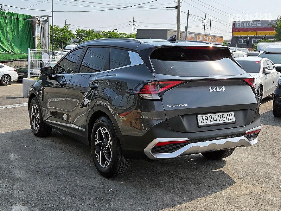 2022 - kia sportage