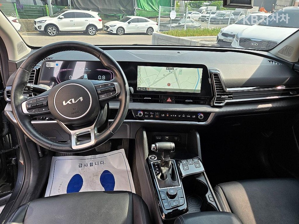 2022 - kia sportage