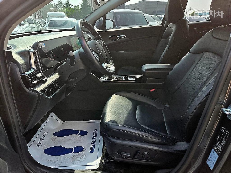 2022 - kia sportage