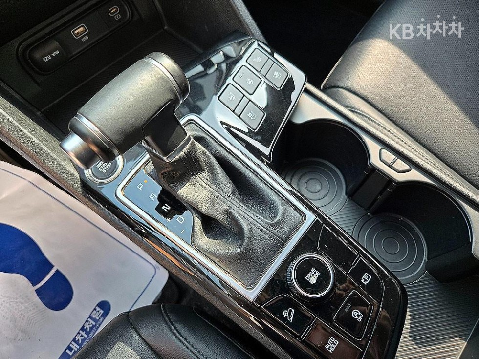 2022 - kia sportage