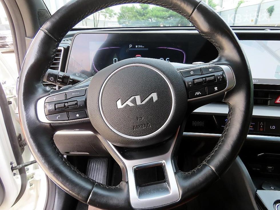 2022 - kia sportage