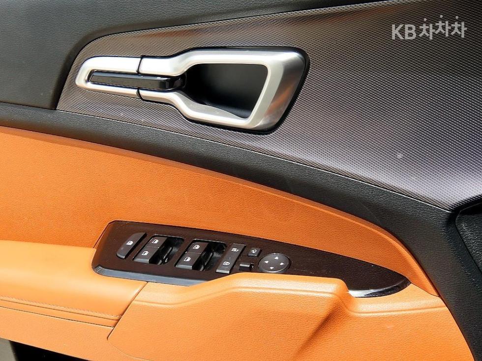 2022 - kia sportage
