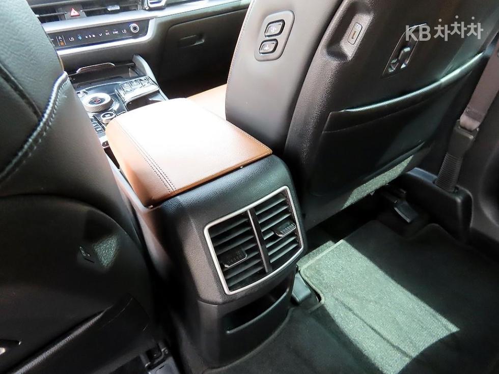 2022 - kia sportage