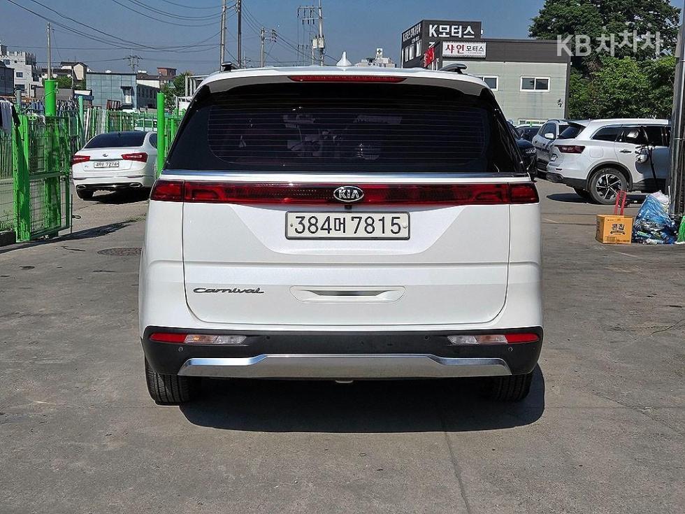 2021 - kia carnival