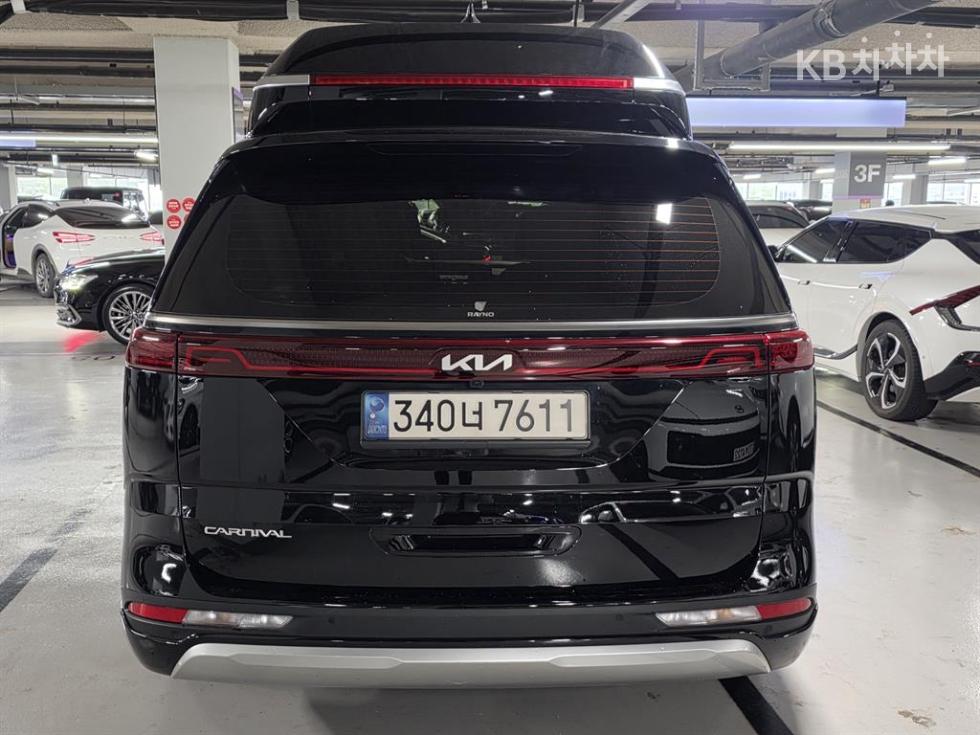 2023 - kia carnival
