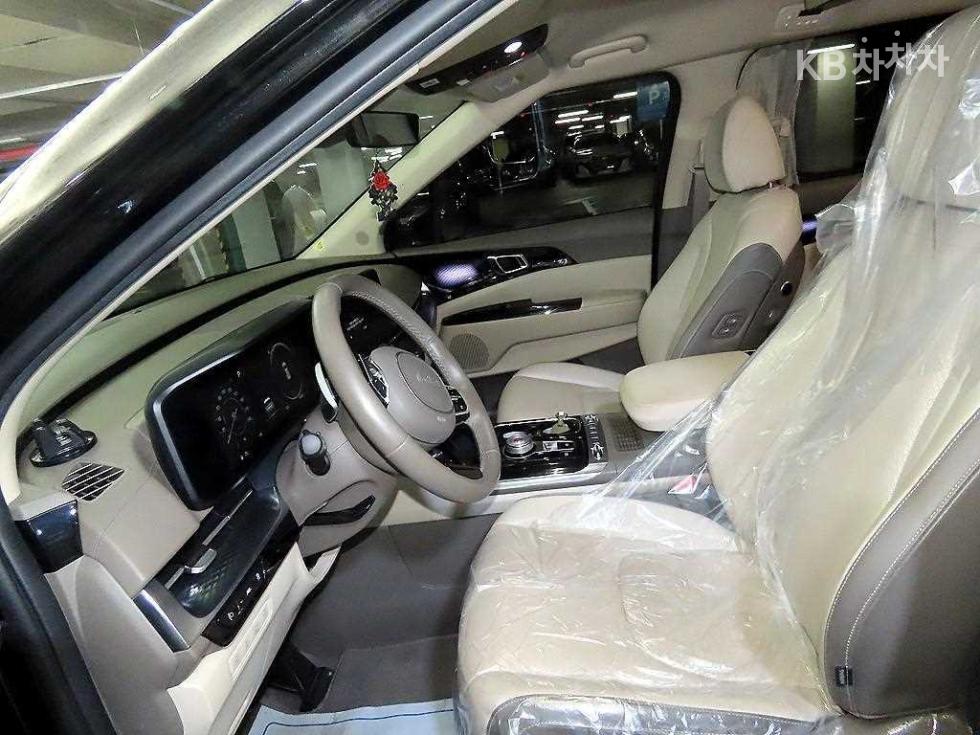 2023 - kia carnival