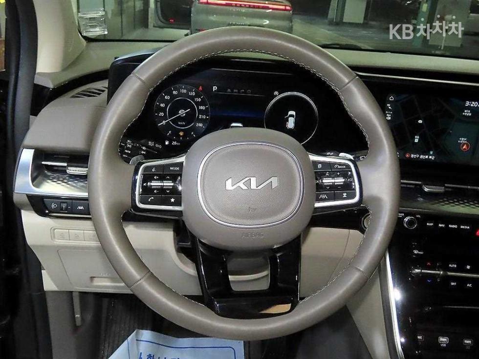 2023 - kia carnival