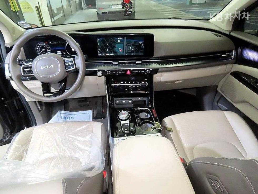 2023 - kia carnival