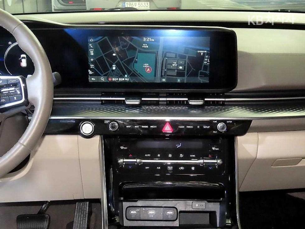 2023 - kia carnival