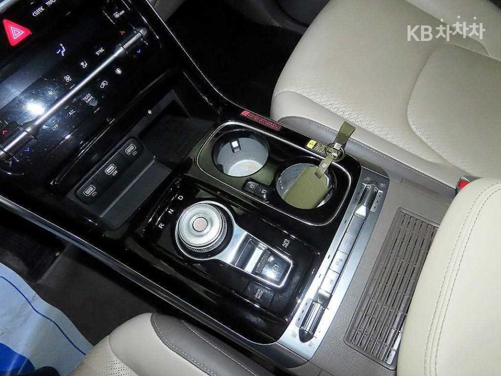 2023 - kia carnival