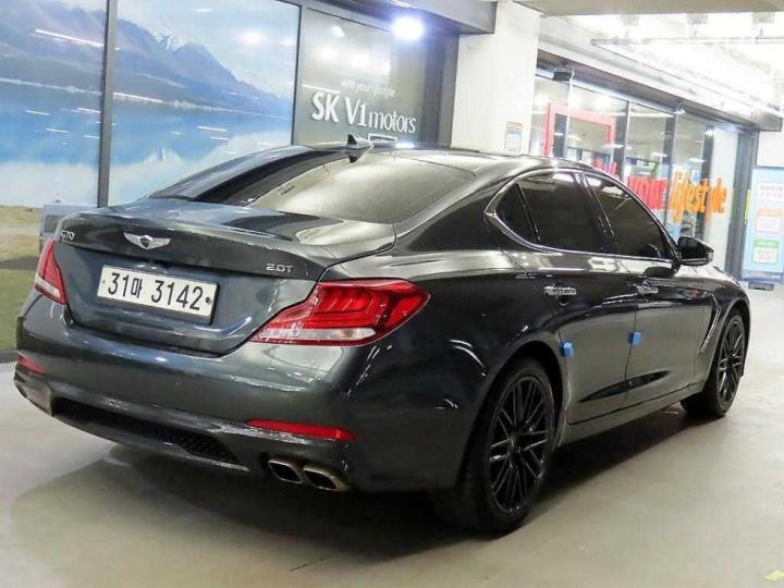 Genesis G70 2.0T Supreme 5