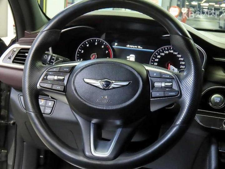 Genesis G70 2.0T Supreme 9