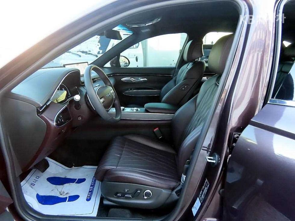 2021 Genesis GV70 photo